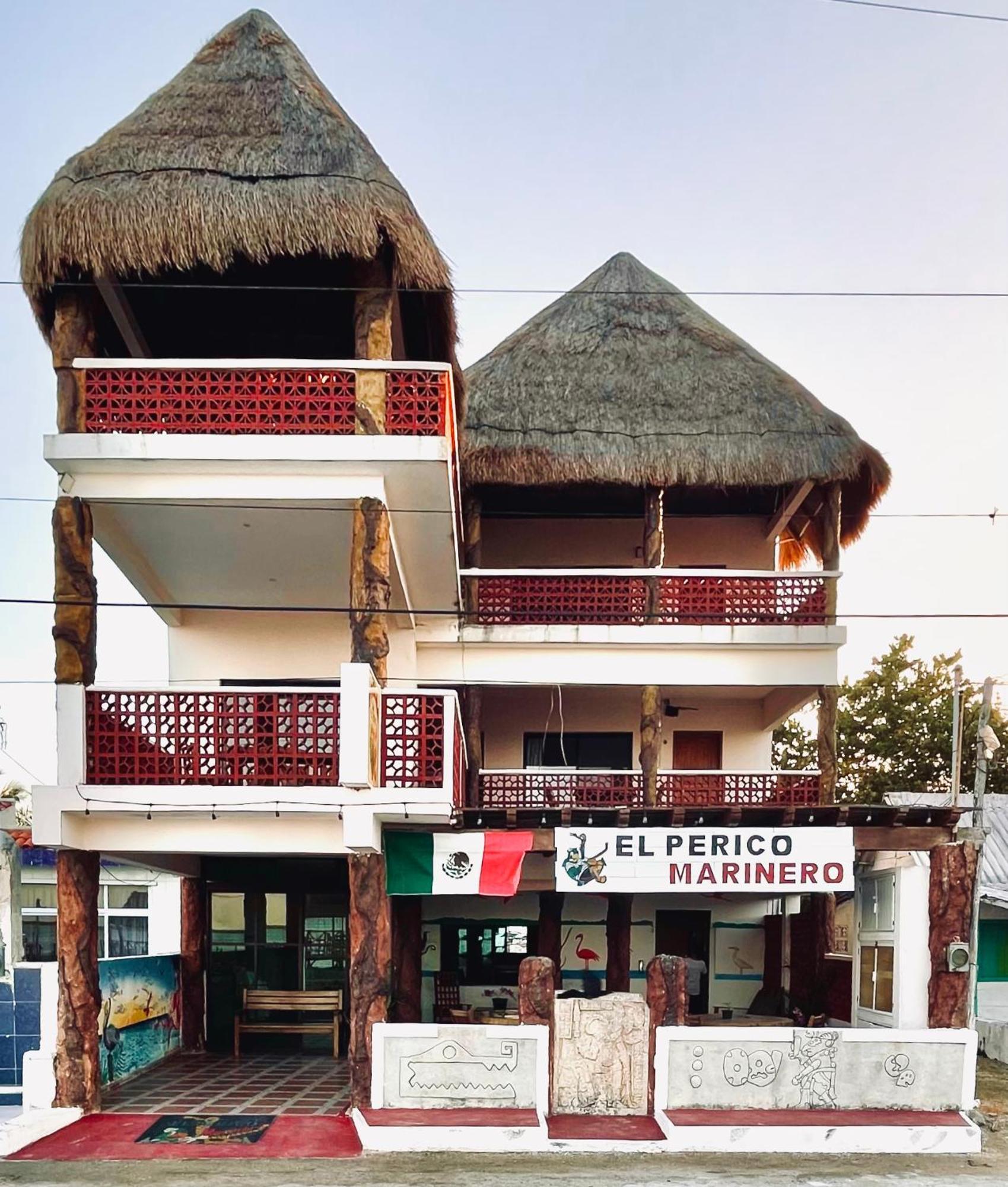 Hotel El Perico Marinero