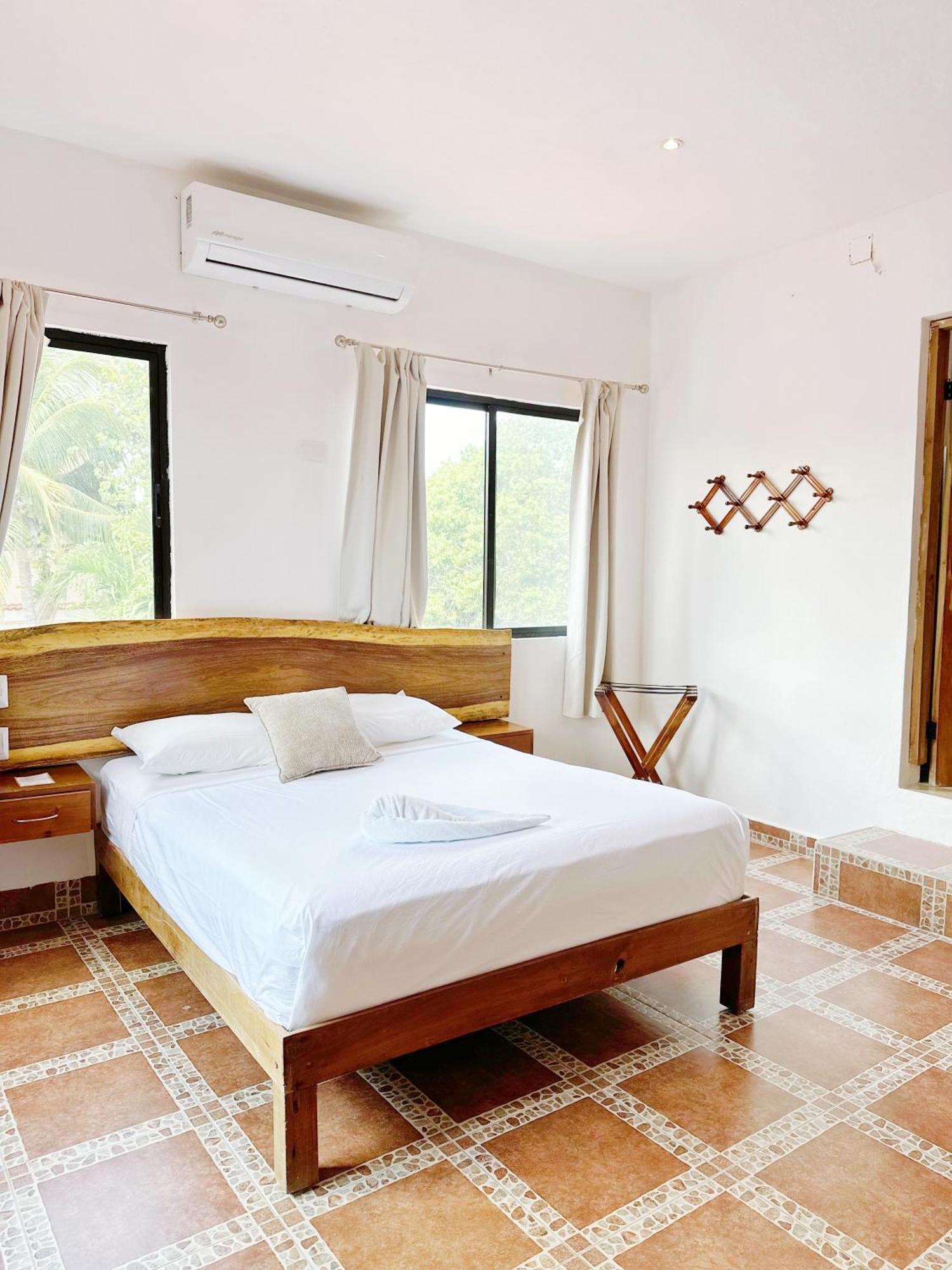 El Perico Marinero Hotel 2*